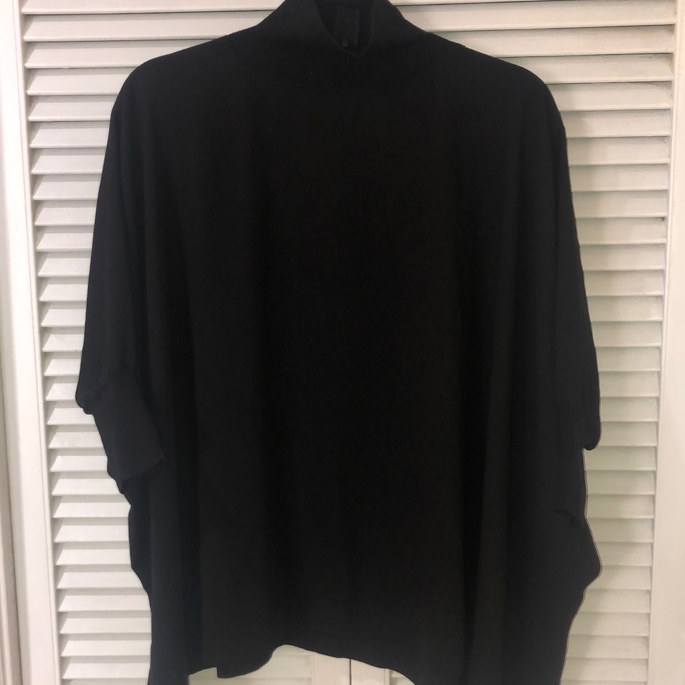 Babaton black mock neck sweater with raglan sleeves. Easy to wear !